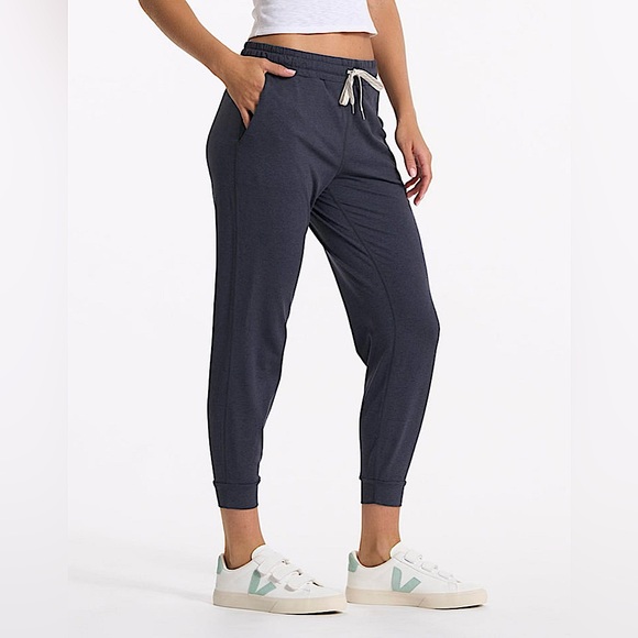 Vuori performance joggers - Picture 2 of 4